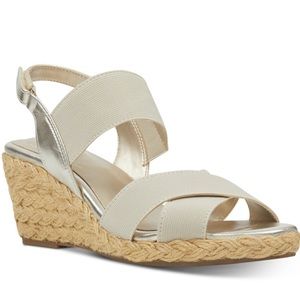 New‼️ Bandolino Hearsay Wedges